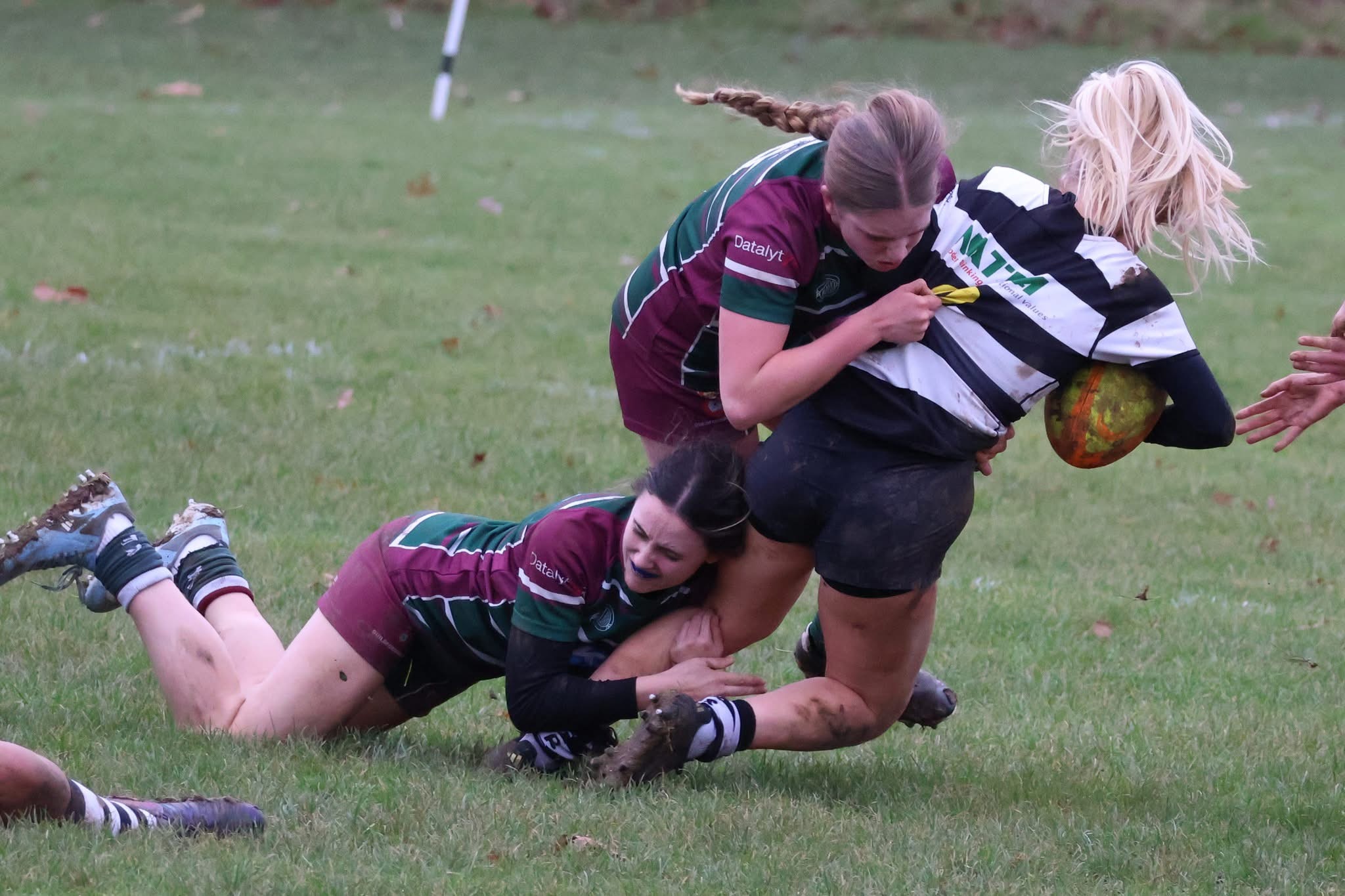 Impressive Girls win v Farnham RFC